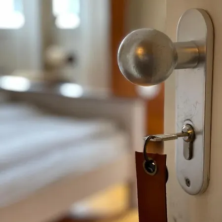 Auerstein-hotels Auerstein & Auerstein-mono